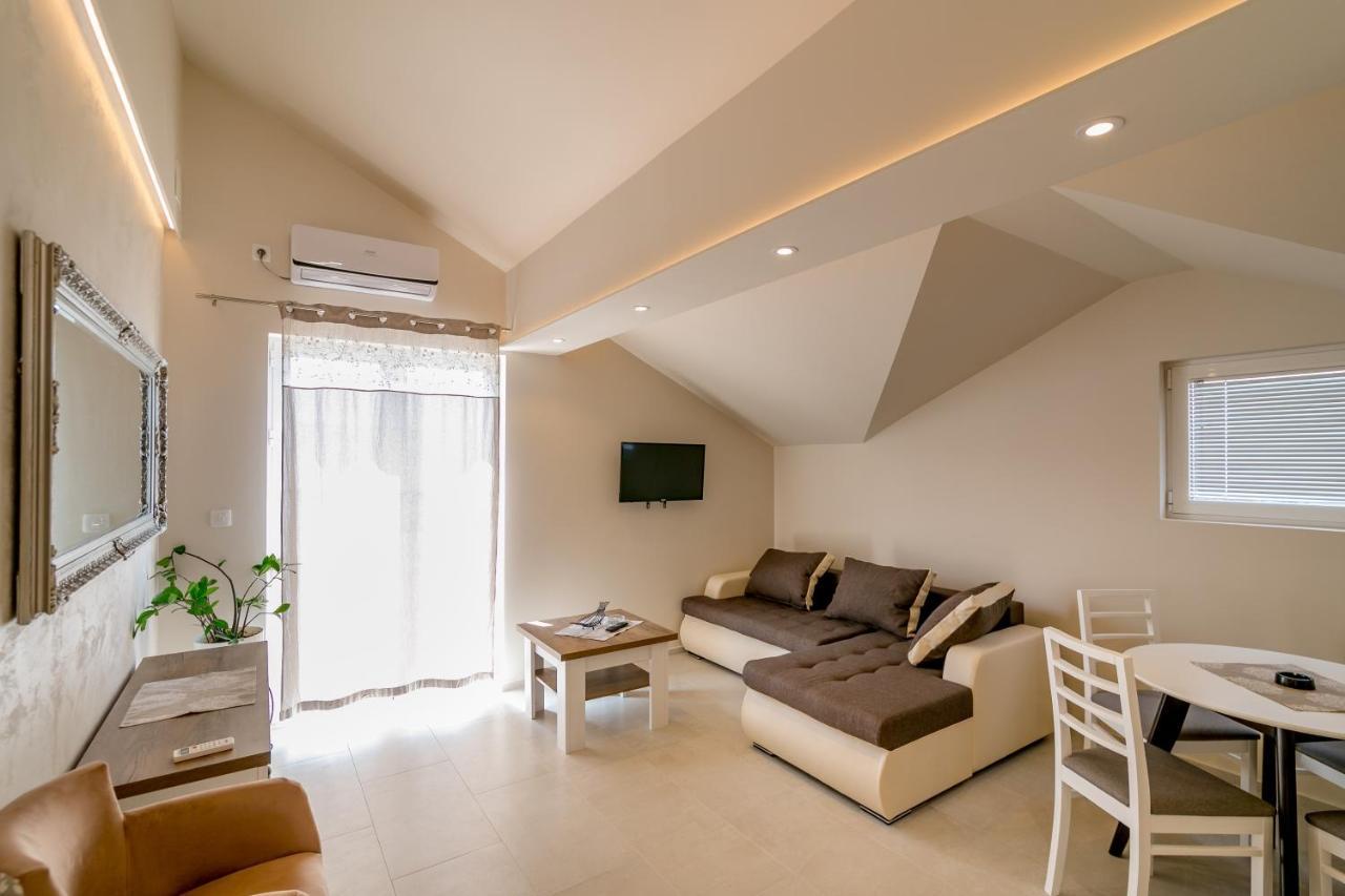 Apartments Milanovic تْشيرسيك نوفي المظهر الخارجي الصورة