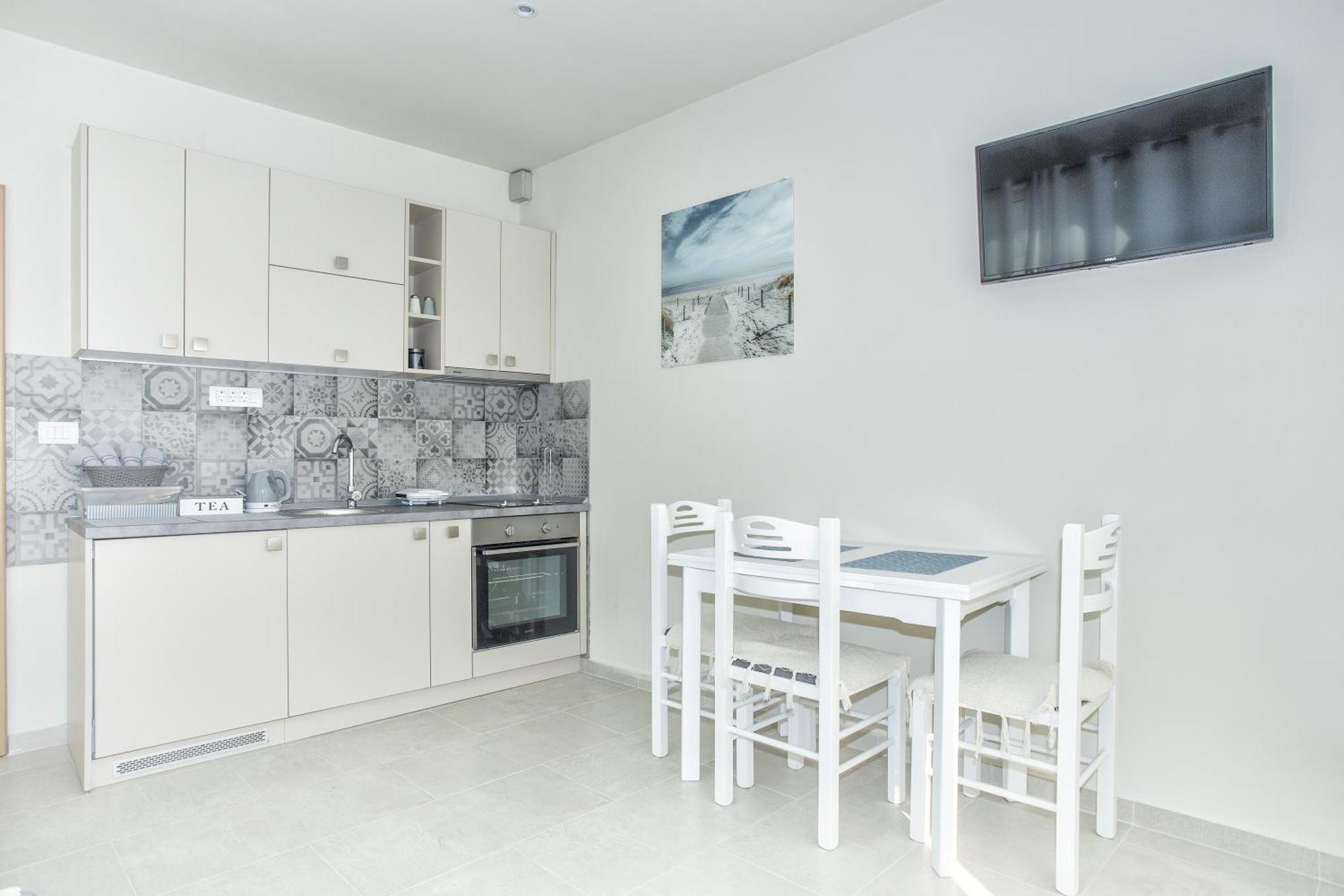 Apartments Milanovic تْشيرسيك نوفي الغرفة الصورة