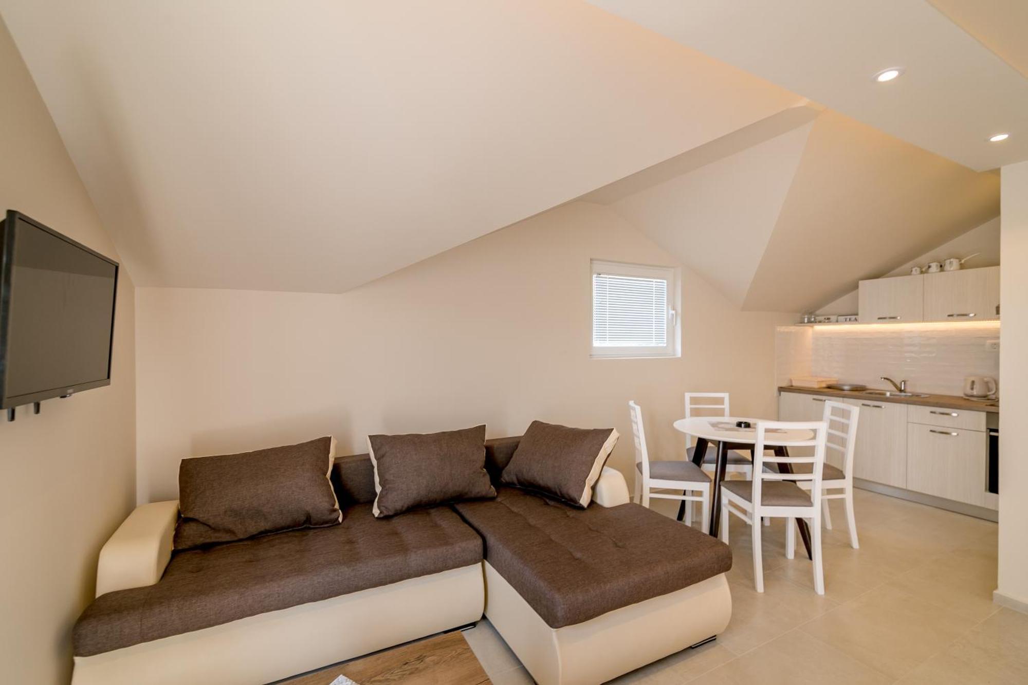 Apartments Milanovic تْشيرسيك نوفي الغرفة الصورة