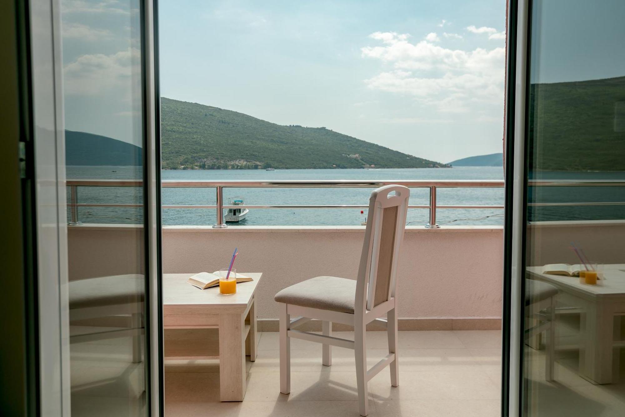 Apartments Milanovic تْشيرسيك نوفي الغرفة الصورة