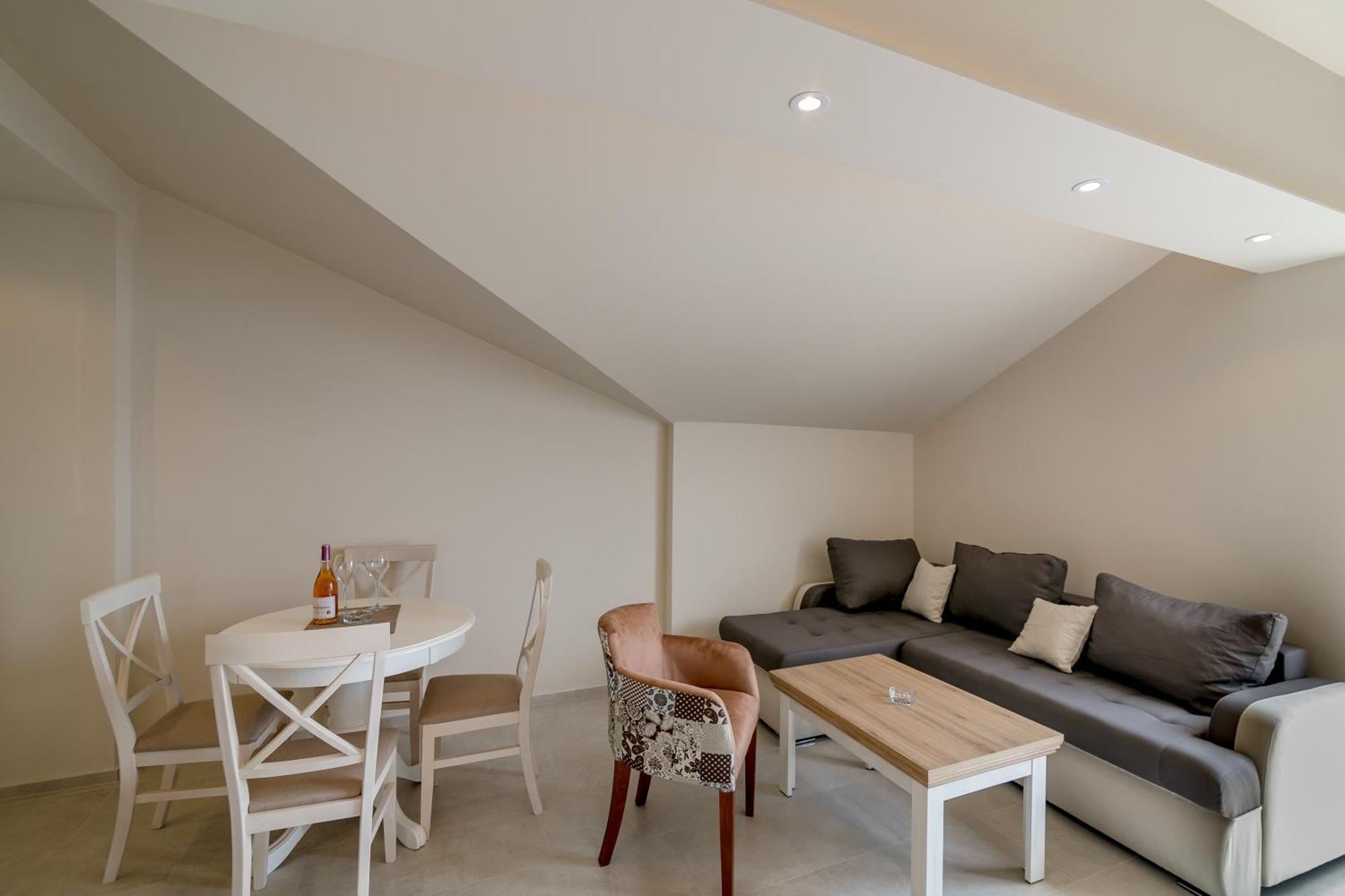 Apartments Milanovic تْشيرسيك نوفي الغرفة الصورة